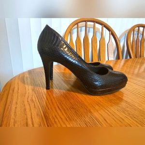 Christian Siriano Size 9.5 Dark Brown Snakeskin Pumps Worn Once